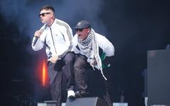 Qui est Kneecap, le groupe de rap irlandais propalestinien qui suscite la polémique avant leur passage à Rock en Seine ce soir ?