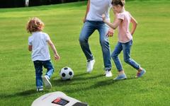 Fini la corvée de tonte : ce robot sans fil à 699€ chez Leroy Merlin fait un carton (stock limité)