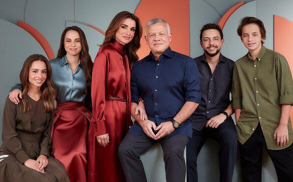 A new family photo and a message were shared by Queen Rania