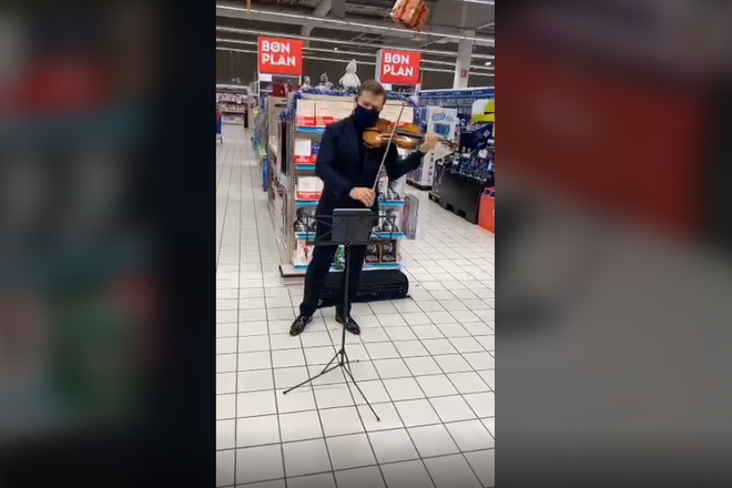 VIDÉO - Quand Renaud Capuçon improvise un concert dans un supermarché