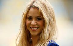 Shakira fait son comeback sur les réseaux sociaux en postant une photo en mini maillot !