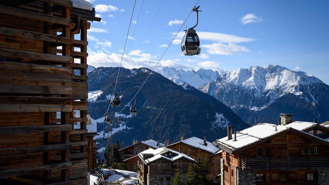 Covid-19: fuite de 200 touristes britanniques en quarantaine dans une station de ski suisse