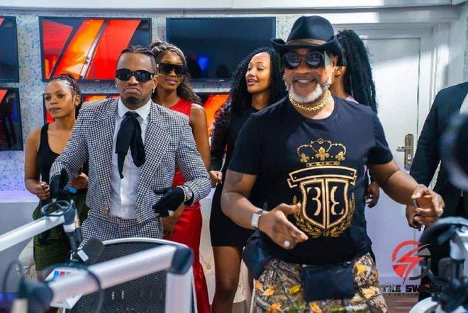 « Waah! » de Diamond Platnumz et Koffi Olomidé continue de battre des records sur YouTube (Vidéo)