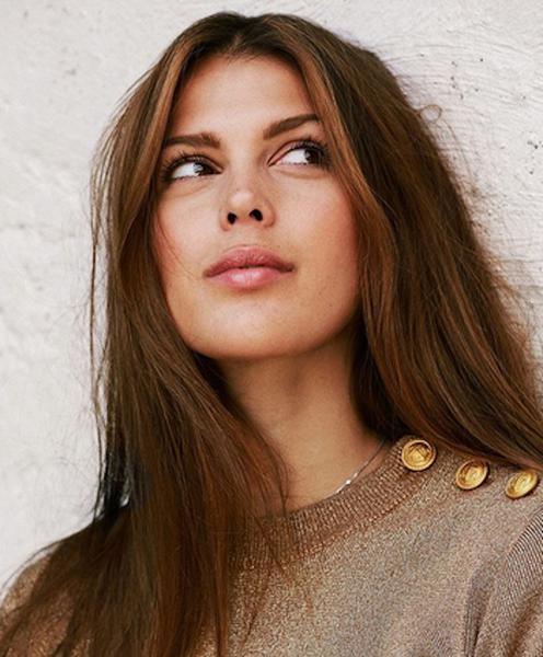 Iris Mittenaere petite photo en petit maillot de bain au paradis !