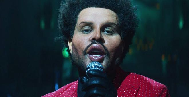 The Weeknd défiguré dans le clip de "Save Your Tears"