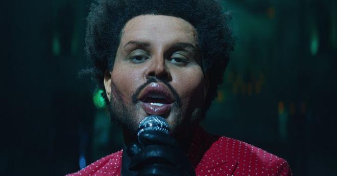 The Weeknd : Sa soudaine métamorphose laisse les internautes sans voix (Vidéo)