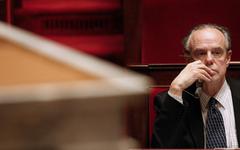 Frédéric Mitterrand, malade du Covid-19, hospitalisé "en urgence" à Paris