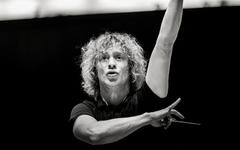 Mise en miroir de Sibelius et Tchaïkovski par Santtu-Matias Rouvali