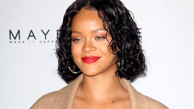 “J’aime les mecs sexy et bien membrés” : Rihanna y va cash sur les pratiques sexuelles qu’elle préfère !