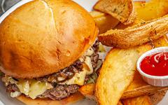 On a retrouvé la recette du burger dément de PNY et de La Maison Plisson
