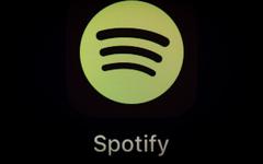 Spotify lance ses propres livres audio, narrés par Hilary Swank ou encore Forest Whitaker