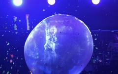 VIDÉO - Avec leurs bulles géantes, les Flaming Lips viennent-ils d'inventer les concerts du futur ?