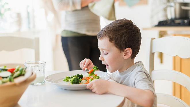 Le régime alimentaire adopté durant l’enfance impacte durablement le microbiote