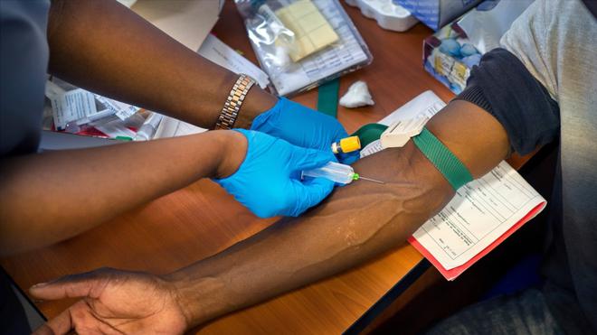 L'Afrique du Sud planche pour vérifier l'efficacité du vaccin AstraZeneca