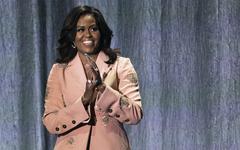 Michelle Obama annonce l'arrivée de "Waffles + Mochi", une émission de cuisine pour enfants sur Netflix
