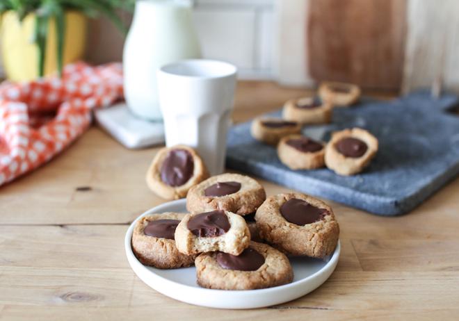 Biscuits nids (Thumbprint cookies) au chocolat