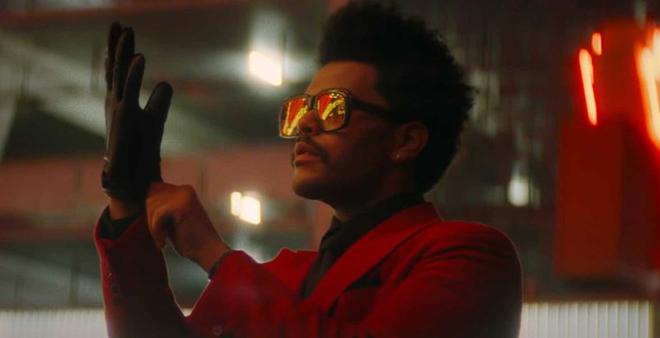 “Blinding Lights” de The Weeknd : premier morceau de l’histoire à rester dans le top 10 un an