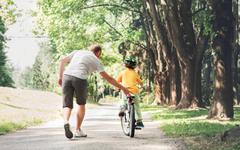 Apprentissage du vélo : 4 astuces pour aider votre enfant