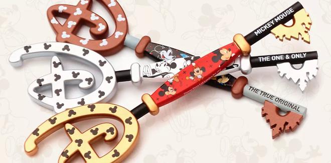 Un nouvel ensemble de clefs Disney célébrant Mickey à travers le temps