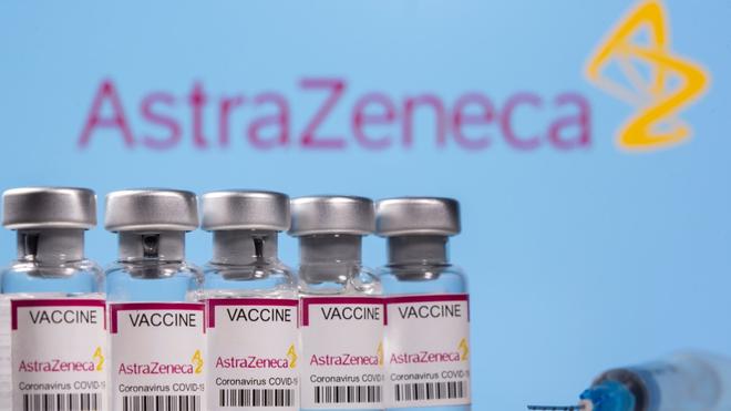 La France suspend l'utilisation du vaccin AstraZeneca, annonce Macron