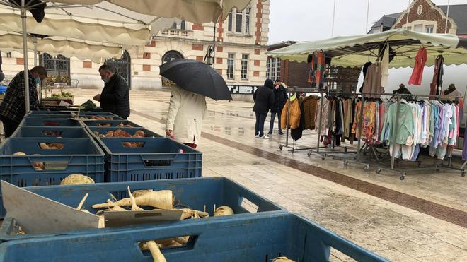 [VIDEO] Le marché du mardi s’étoffe à Chauny, celui du vendredi s’adapte aux contraintes sanitaires