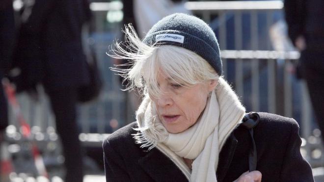 Atteinte d'un cancer, Françoise Hardy fustige l'"inhumanité" de la France en matière d'euthanasie