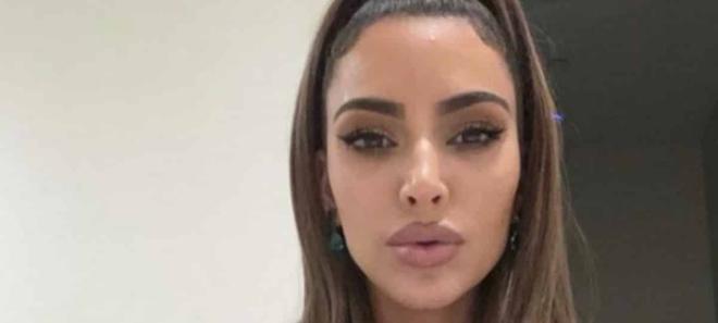 Kim Kardashian ultra torride en décolleté XXL elle embrase Instagram !