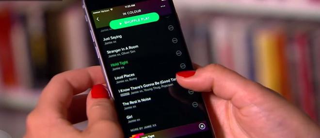 Spotify lance un nouveau type de liste d'écoute mêlant musique personnalisée et podcasts d'actualité réalisés par plusieurs médias d'informations français, dont Le Monde et l'AFP