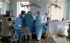 VIDÉO. Russie : des chirurgiens opèrent un patient à cœur ouvert en plein incendie de leur clinique