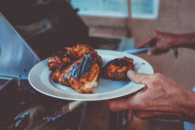 Les conseils de Cyril Lignac pour une viande tendre et savoureuse au barbecue