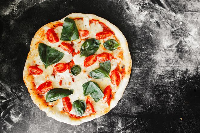 Les conseils de Cyril Lignac pour une pizza maison savoureuse et cuite comme il faut