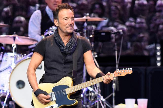 Bruce Springsteen dévoile une version surprise de "Purple Rain" de Prince