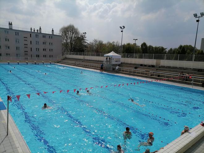 A Villejuif, la réouverture de la piscine en plein air réjouit