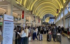 Les touristes américains vaccinés pourront voyager en Europe cet été