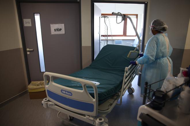 Covid-19 en France : 245 nouveaux décès, plus de 5400 patients en soins critiques