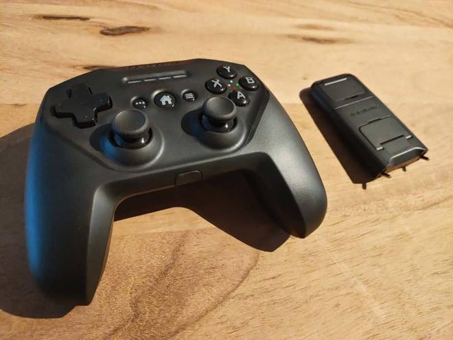 SteelSeries Nimbus+ – Test du pad compatible avec les produits Apple