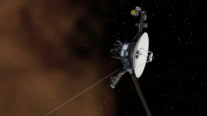 Voyager 1 détecte « le bourdonnement persistant du gaz interstellaire »