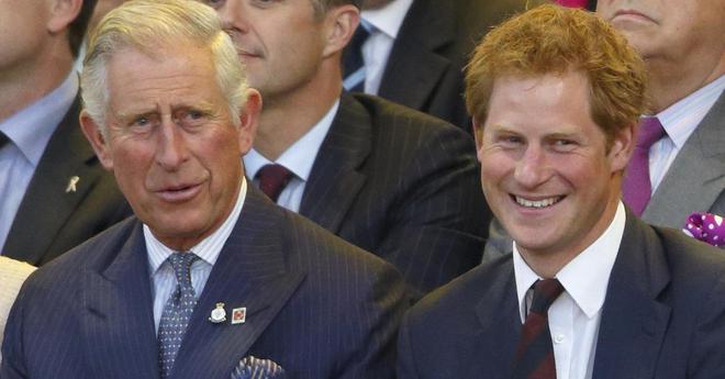 Prince Harry obligé de quitter sa famille pour ne plus souffrir ? Il tacle l'éducation du prince Charles