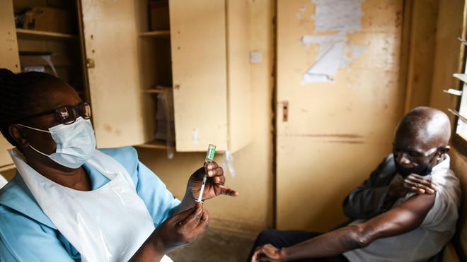 Covid: le Malawi détruit près de 17.000 vaccins expirés