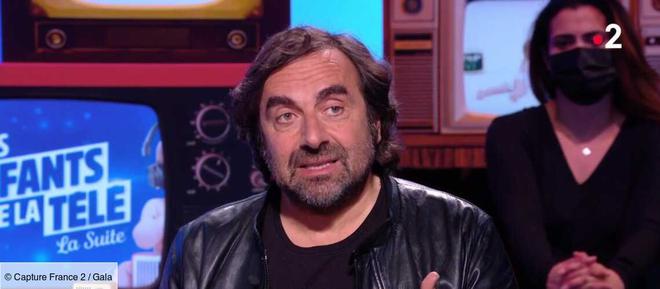 VIDÉO – André Manoukian épingle ceux qui balancent « leurs ovaires et leurs testicules à la figure »