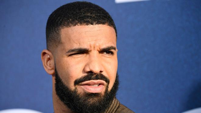 Le fils de Drake tape une énorme crise sur la scène des Billboard Music Awards