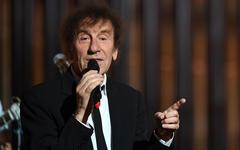 Alain Souchon a 77 ans : quand l'artiste chante en italien "Allo Mamma bobo"