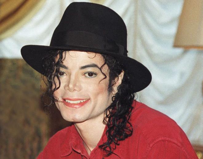 Michael Jackson vivant et voyageant dans le temps : Cette folle théorie !