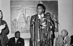 Découvrez Mohamed Ali reprendre "Stand By Me" de Ben E. King