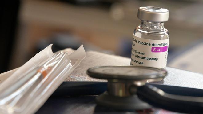 Covid-19 : le vaccin Astrazeneca déconseillé aux personnes atteintes d'une maladie sanguine rare