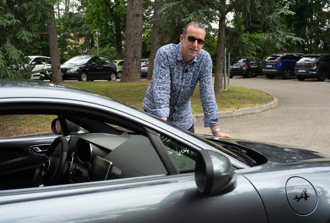 L'auto des voisins - Près de Lyon, Frédéric n'aime pas les voitures mais adore son Alpine