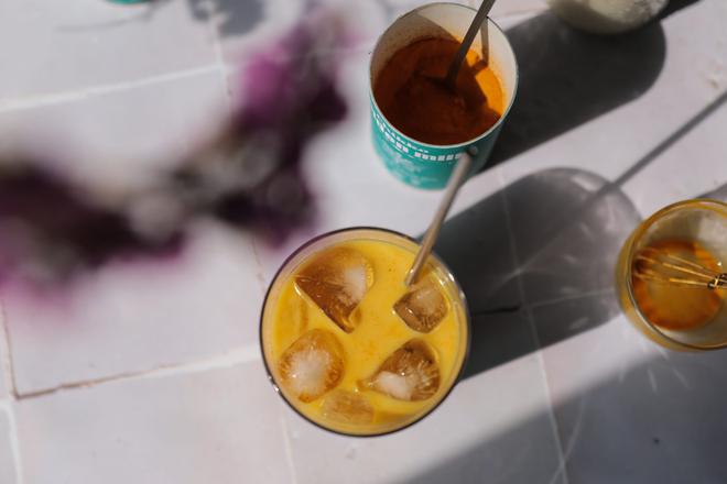 Lait d’Or glacé au curcuma – Iced Golden Milk
