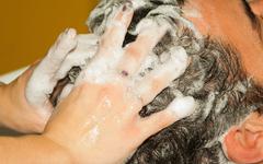 Quelles sont les vertus du shampoing solide